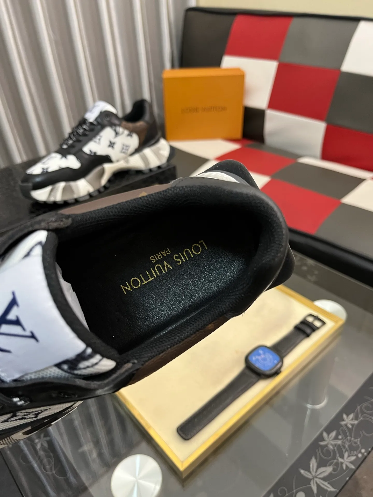 Men's shoes 💰458⌚️⌚️《Louis vuitton/LV Louis Vuitton》original quality.~ Unique modern style sneakers. 🏃A must-have casual shoe for trendy men😍😍 Original brand imported from Italy, imported original leather, cowhide lining (refuses to discolor and grind feet) Sole: Original sole provided by the original factory, French lazy style design ⚠️Fit to the feet Original quality code number: 38-442️⃣Colors available